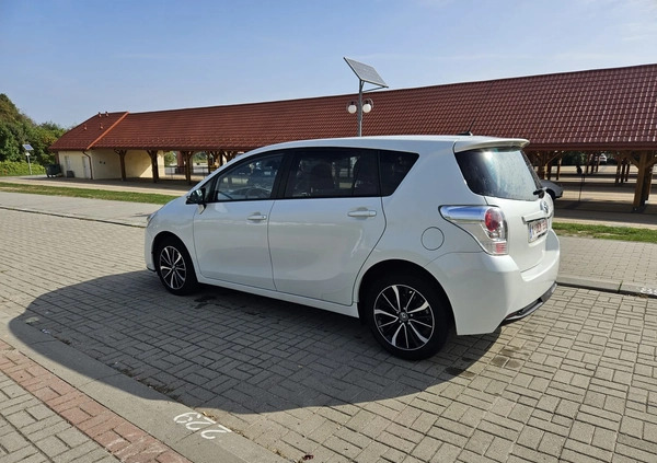 Toyota Verso cena 59800 przebieg: 50942, rok produkcji 2018 z Korfantów małe 232